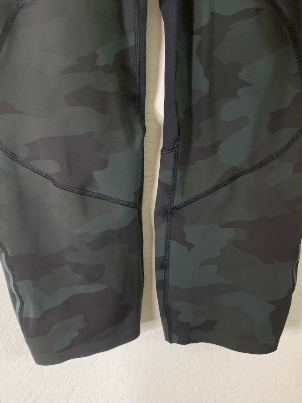 Lululemon Mens camo surge 3/4 tights 22” S